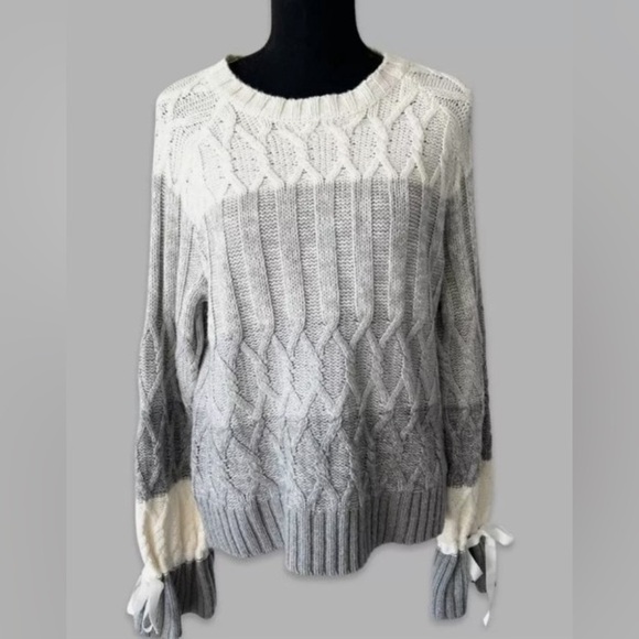 Max studio grey  and cream knitted long sleeve with ties sweater S - Picture 1 of 5